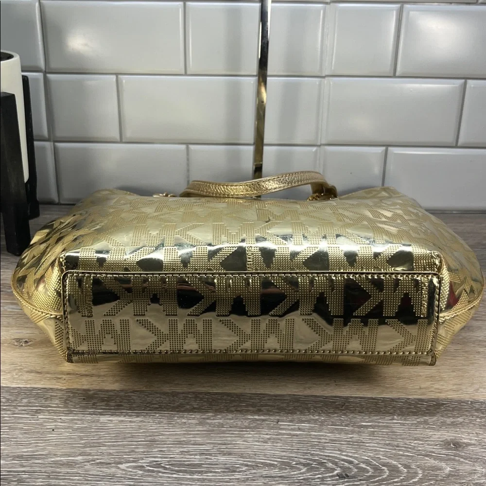 9865 Michael Kors Metallic Gold Patent Tote with Chain Handles 257499865 - Picture 3 of 14